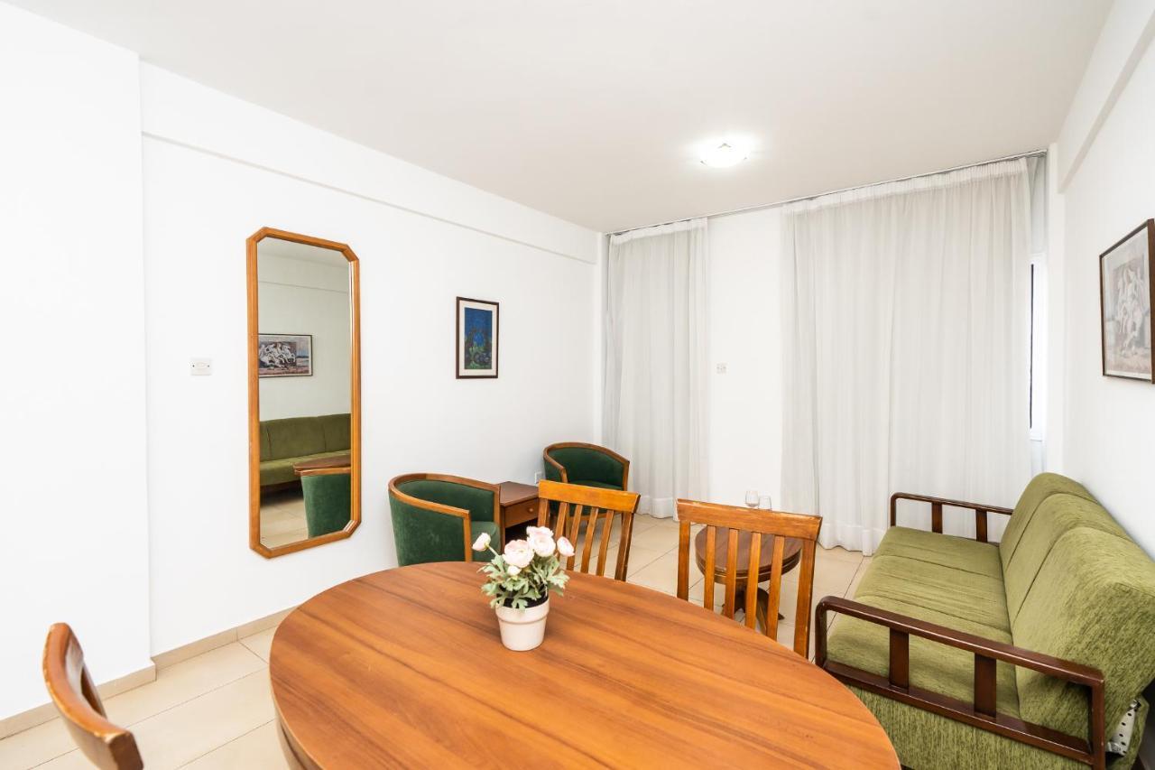 Flora Hotel Apartments โปรทาราส ภายนอก รูปภาพ