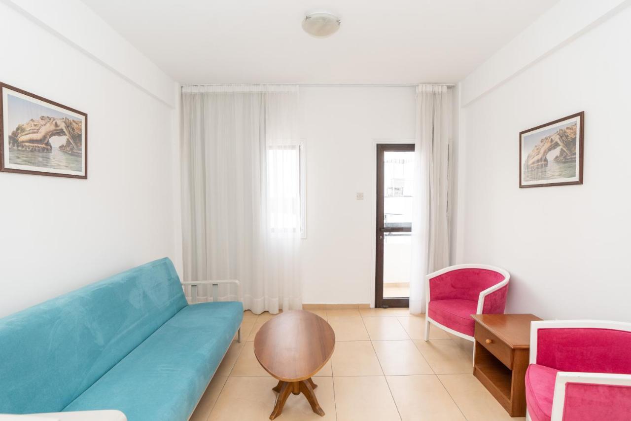 Flora Hotel Apartments โปรทาราส ภายนอก รูปภาพ
